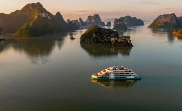 Capella Cruise - Lan Ha Bay 2 Days 1 Night Capella Cruise - Lan Ha Bay 2 Days 1 Night